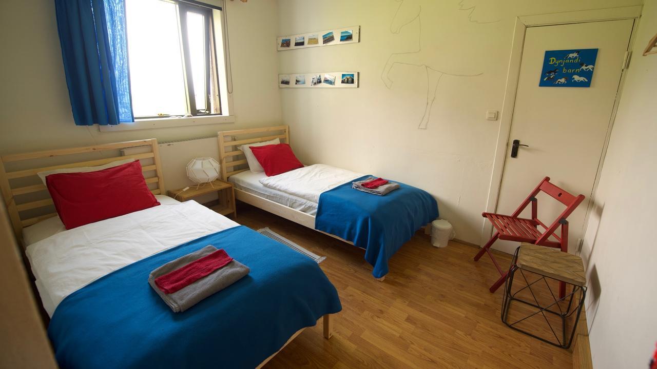 Dynjandi Guesthouse Хофн Экстерьер фото